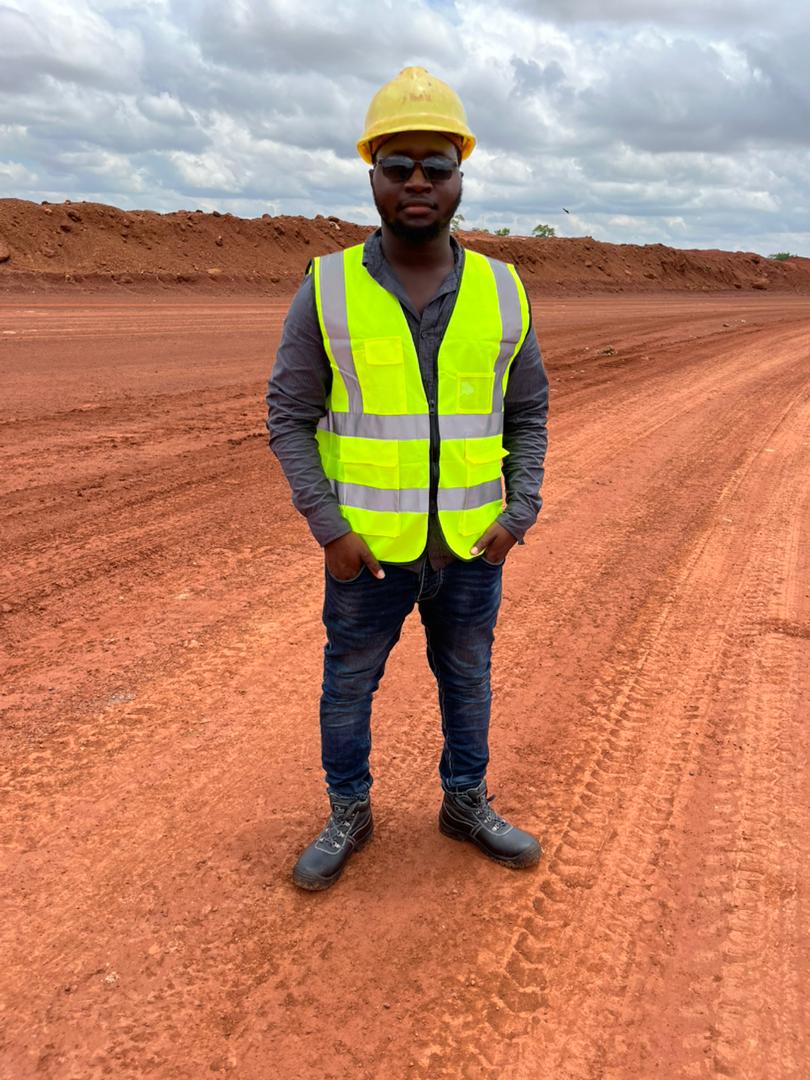 Formateur SADAF GOLD en tenue de sécurité minière